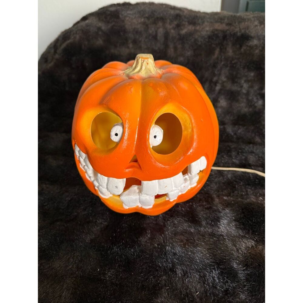 1995 Halloween Light Up Blow Mold Pumpkin Jack-O-Lantern Big Eyes Mouth Teeth
